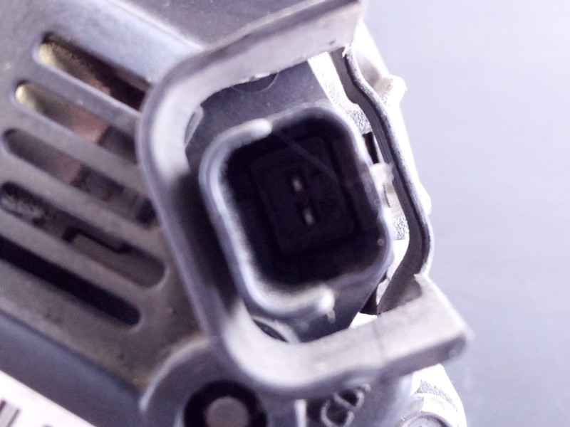 Recambio de alternador para dacia duster laureate 4x2 referencia OEM IAM 231007707R 2113060935 P3-A5-23-3