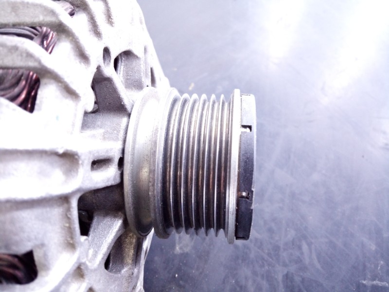 Recambio de alternador para dacia duster laureate 4x2 referencia OEM IAM 231007707R 2113060935 P3-A5-23-3