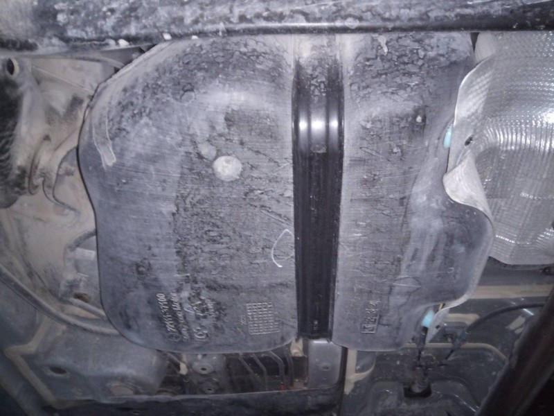 Recambio de deposito combustible para ssangyong tivoli limited 4x2 referencia OEM IAM 2211137100  