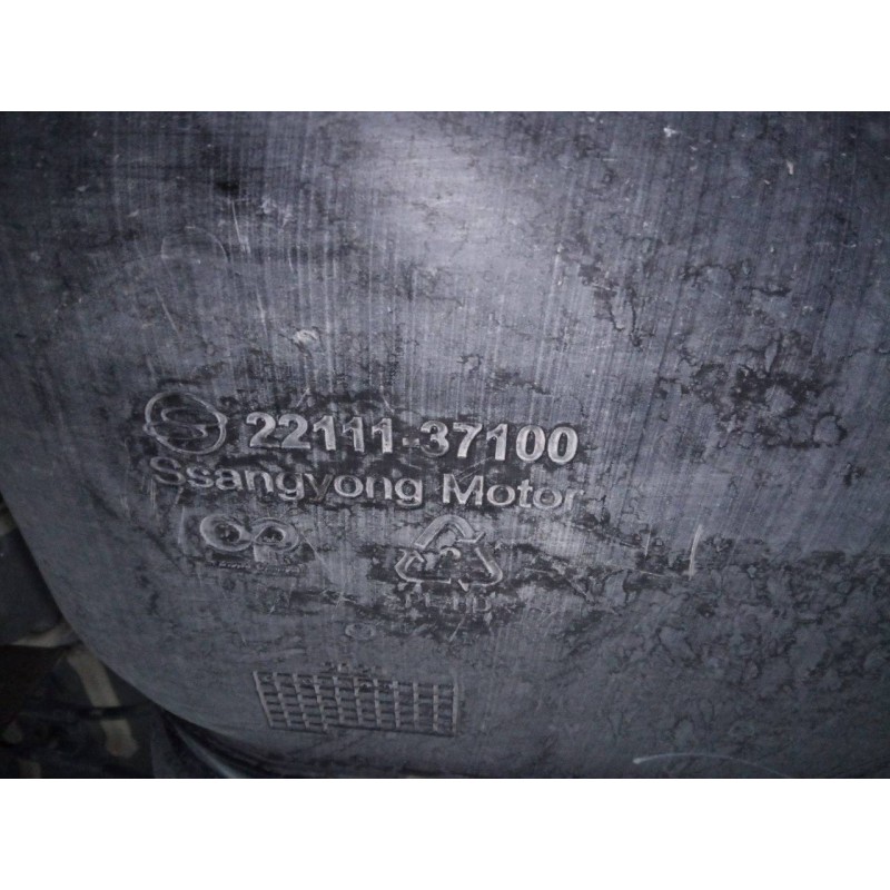 Recambio de deposito combustible para ssangyong tivoli limited 4x2 referencia OEM IAM 2211137100  