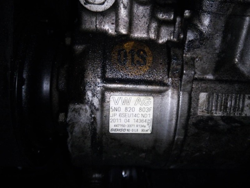 Recambio de compresor aire acondicionado para volkswagen golf vi (5k1) advance bluemotion referencia OEM IAM 5N0820803F  