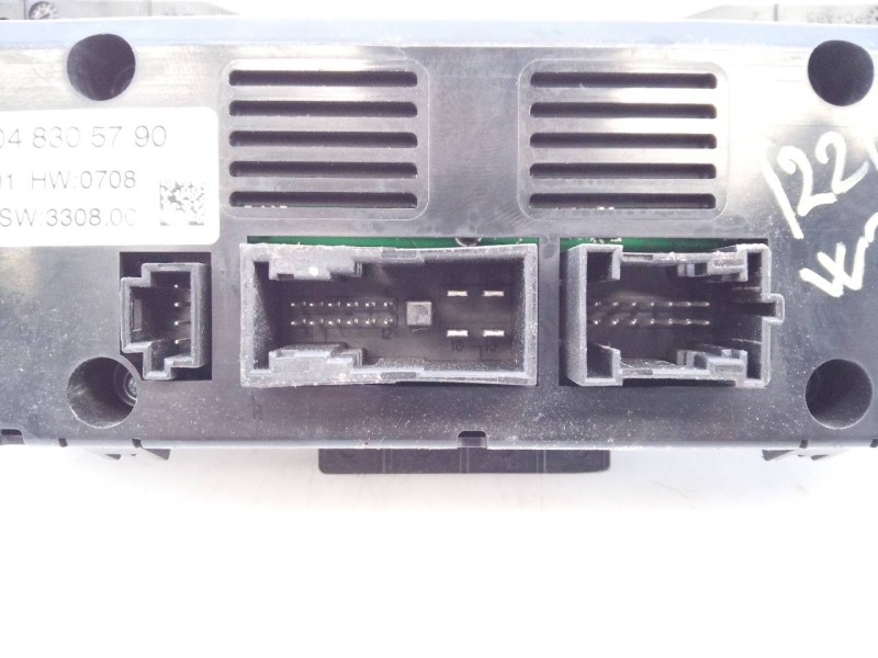 Recambio de mando climatizador para mercedes-benz clase c (w204) berlina c 200 cdi (204.007) referencia OEM IAM 2048305790  E3-A