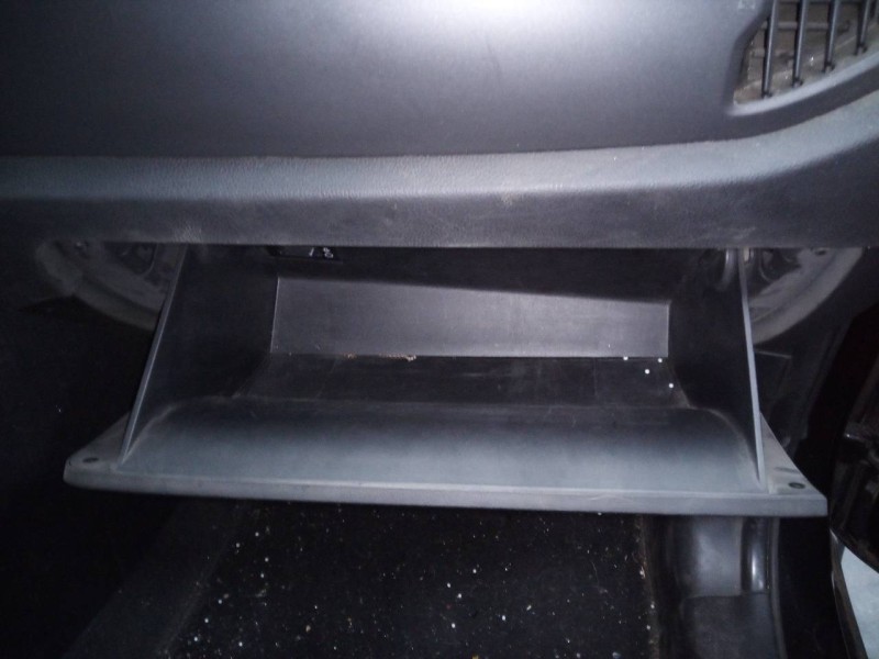 Recambio de guantera para kia sportage drive 4x4 referencia OEM IAM   