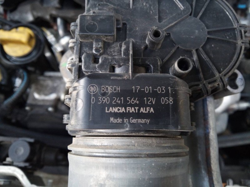 Recambio de motor limpia delantero para opel combo d cargo l2h1 2,4t referencia OEM IAM 0390241564  