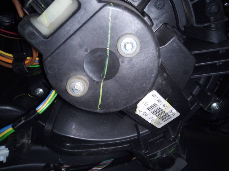 Recambio de ventilador calefaccion para opel combo d cargo l2h1 2,4t referencia OEM IAM 415785  