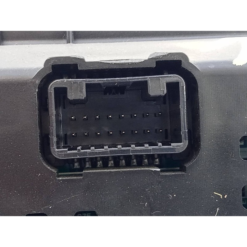 Recambio de cuadro instrumentos para hyundai ix35 style 2wd referencia OEM IAM 940062Y030 11001489501U E3-A3-44-1