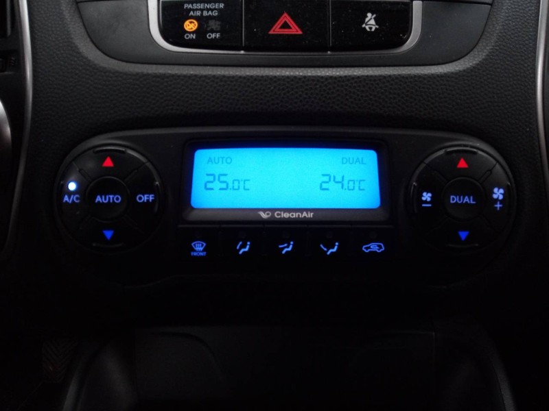 Recambio de mando climatizador para hyundai ix35 style 2wd referencia OEM IAM 972502Y301  E3-A3-48-3