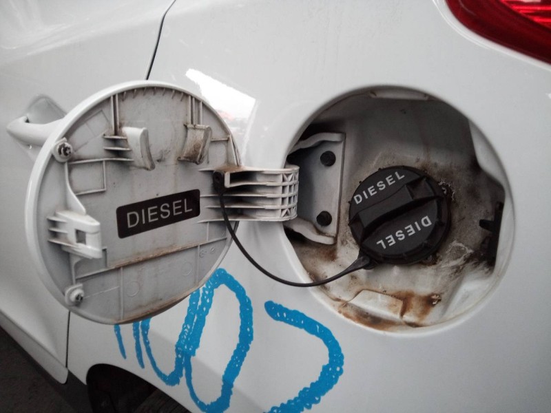 Recambio de tapa exterior combustible para hyundai ix35 style 2wd referencia OEM IAM   