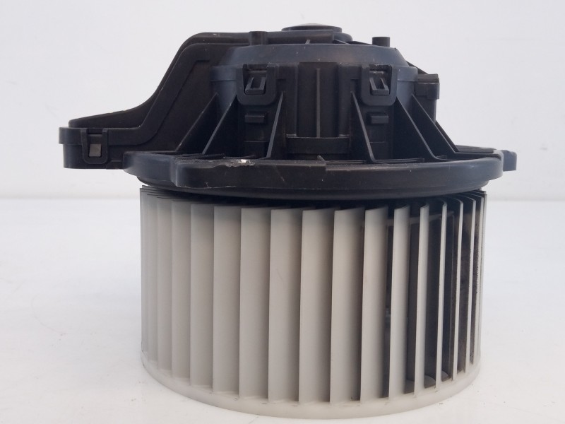 Recambio de ventilador calefaccion para hyundai ix35 style 2wd referencia OEM IAM 110322 F00S3B2441 E2-B5-29-2
