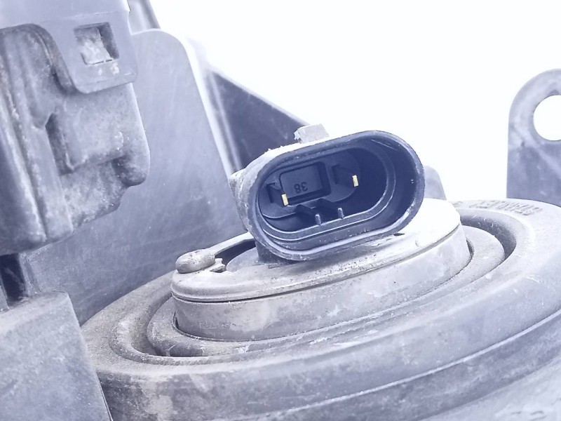 Recambio de faro izquierdo xenon para subaru xv exclusive referencia OEM IAM   E2-A5-54-2