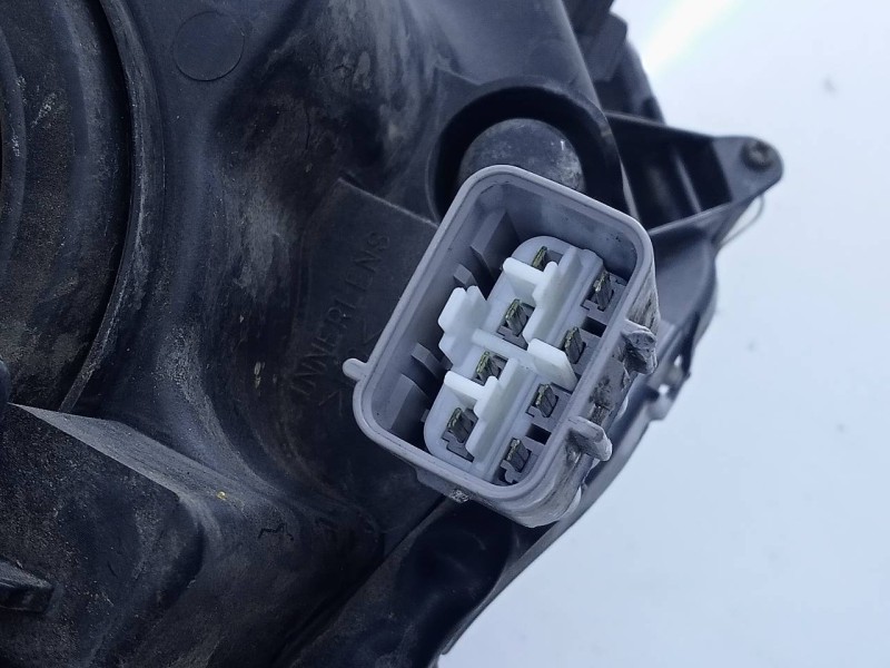 Recambio de faro izquierdo xenon para subaru xv exclusive referencia OEM IAM   E2-A5-54-2