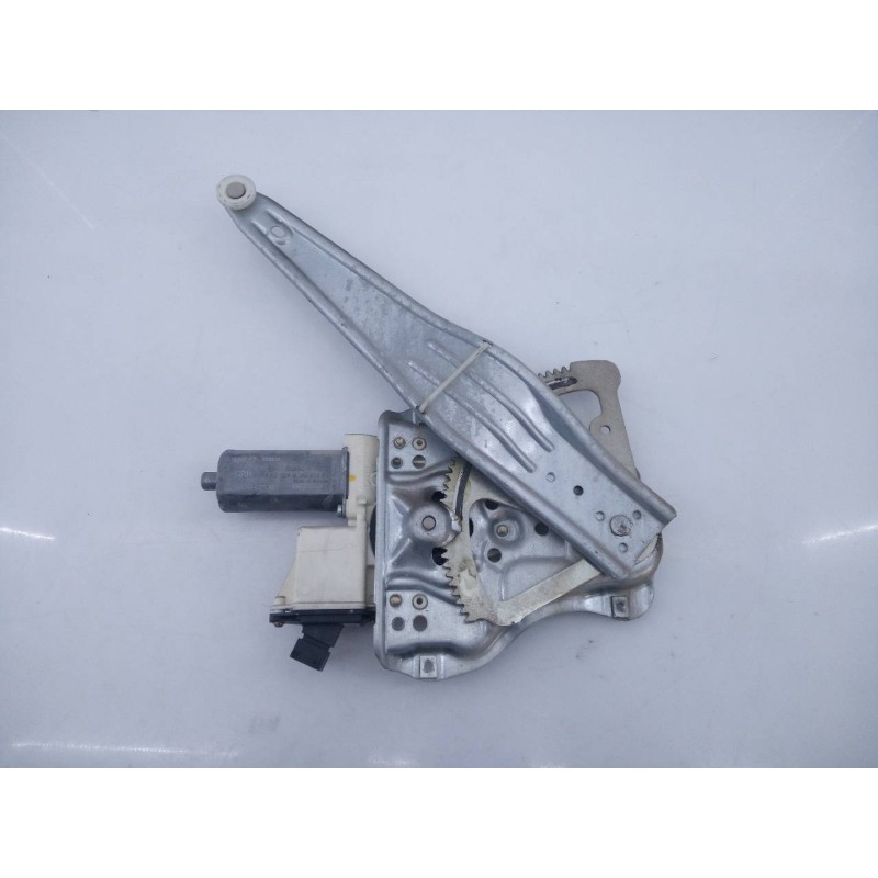 Recambio de elevalunas trasero derecho para toyota corolla (e12) 2.0 d-4d sol berlina referencia OEM IAM 050774108 991558104 E2-