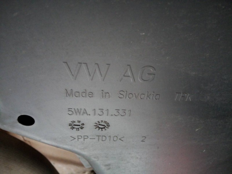 Recambio de adblue para volkswagen golf viii lim. (cd1) life referencia OEM IAM 5WA131331  