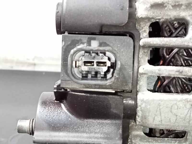 Recambio de alternador para opel corsa e selective ecoflex referencia OEM IAM 39047360  P3-B6-8-2