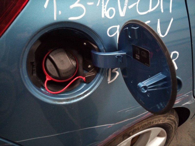 Recambio de tapa exterior combustible para opel corsa e selective ecoflex referencia OEM IAM   