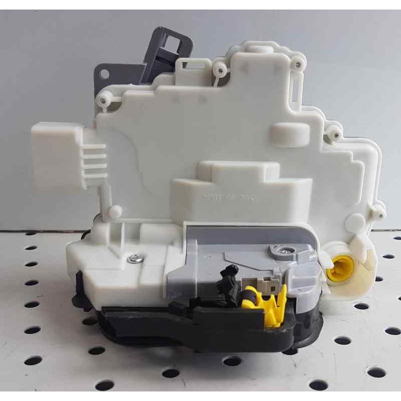 Recambio de cerradura puerta delantera izquierda para universal cerradura delantera izquierda vw-seat-skoda referencia OEM IAM D