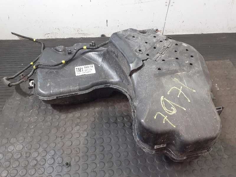 Recambio de adblue para hyundai santa fe style 4wd limited referencia OEM IAM 31500S1900 180427103852 P1-B5-21