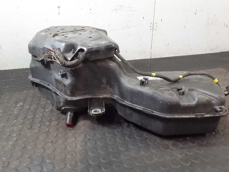 Recambio de adblue para hyundai santa fe style 4wd limited referencia OEM IAM 31500S1900 180427103852 P1-B5-21