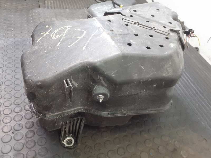 Recambio de adblue para hyundai santa fe style 4wd limited referencia OEM IAM 31500S1900 180427103852 P1-B5-21