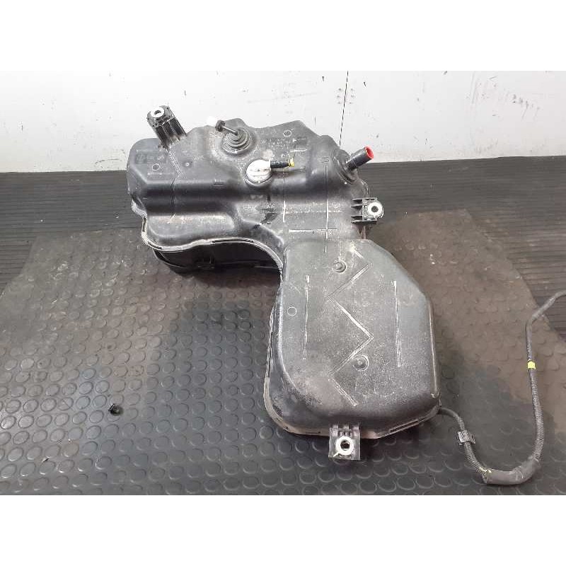 Recambio de adblue para hyundai santa fe style 4wd limited referencia OEM IAM 31500S1900 180427103852 P1-B5-21