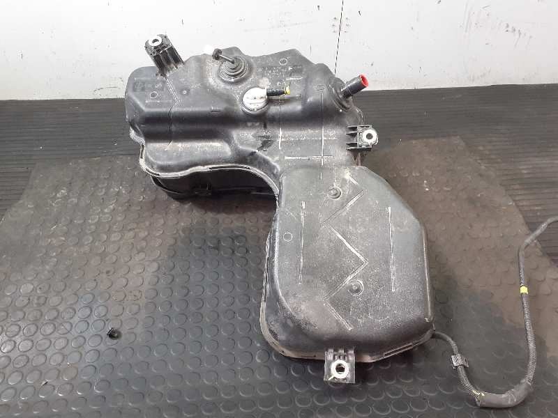 Recambio de adblue para hyundai santa fe style 4wd limited referencia OEM IAM 31500S1900 180427103852 P1-B5-21