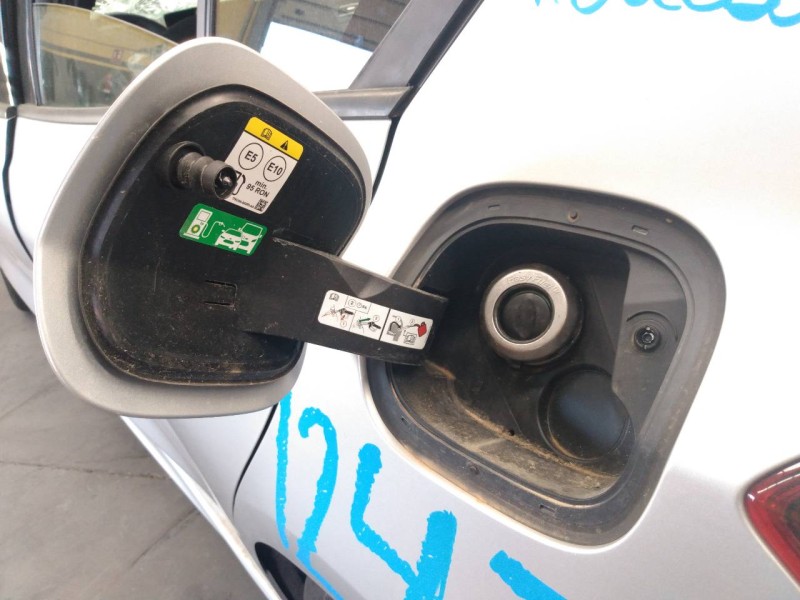 Recambio de tapa exterior combustible para ford focus st-line referencia OEM IAM   