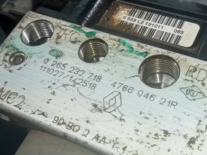 Recambio de abs para dacia sandero laureate referencia OEM IAM 476604621R  P3-B8-23-2