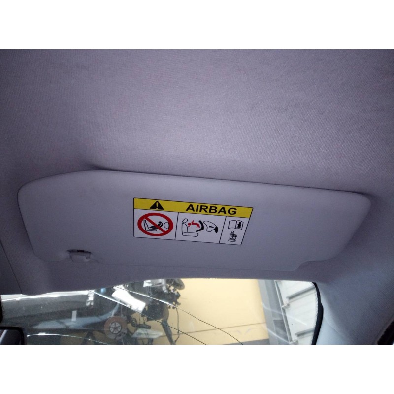 Recambio de parasol derecho para peugeot 208 style referencia OEM IAM   