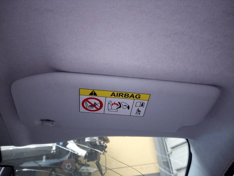 Recambio de parasol derecho para peugeot 208 style referencia OEM IAM   