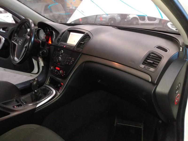 Recambio de salpicadero para opel insignia berlina cosmo referencia OEM IAM   