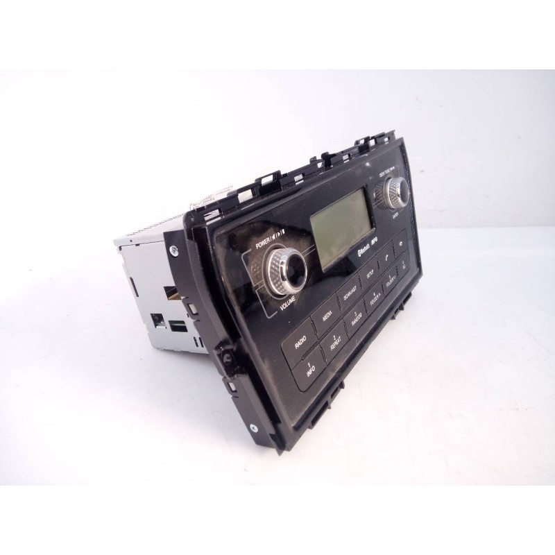Recambio de sistema audio / radio cd para ssangyong tivoli crystal 4x2 referencia OEM IAM 8912035100  E3-A3-13-2