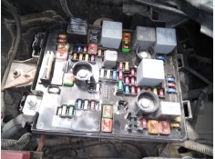 CAJA RELES / FUSIBLES 