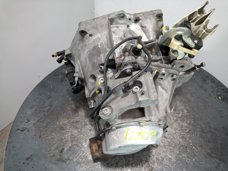 Recambio de caja cambios para peugeot 207 premium referencia OEM IAM 20DP27  M1-B2-33