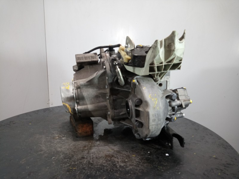 Recambio de caja cambios para peugeot 207 premium referencia OEM IAM 20DP27  M1-B2-33