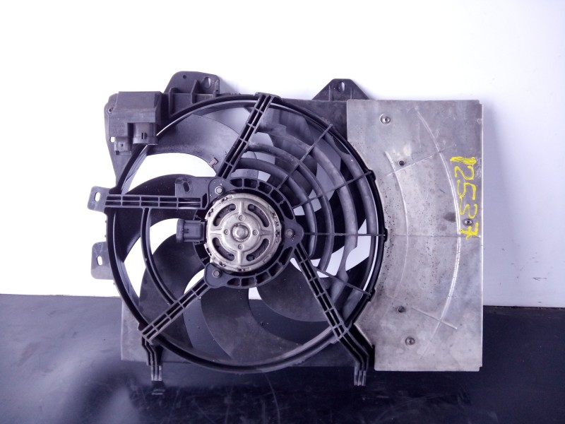 Recambio de electroventilador para peugeot 207 premium referencia OEM IAM 966287238000 34F30100200 P2-A10-2