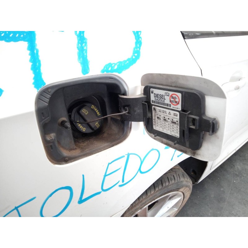 Recambio de tapa exterior combustible para seat toledo (kg3) reference referencia OEM IAM   