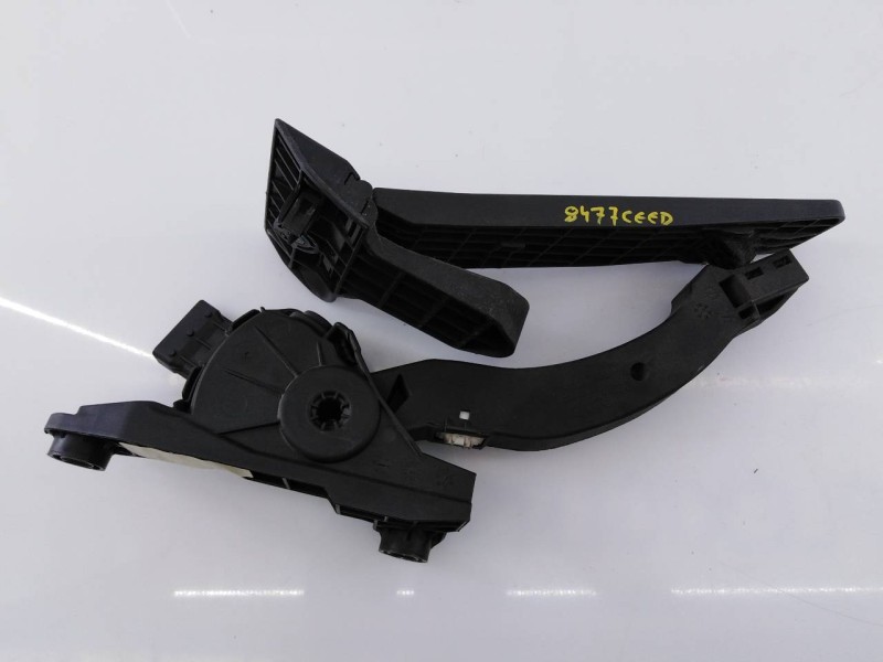Recambio de pedal acelerador para kia cee´d drive referencia OEM IAM 327003XXX  E3-A3-36-3