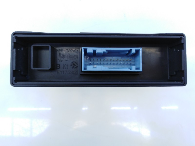 Recambio de modulo electronico para peugeot 208 (p2) allure referencia OEM IAM 9838568380 E1174509 E3-B2-47-4
