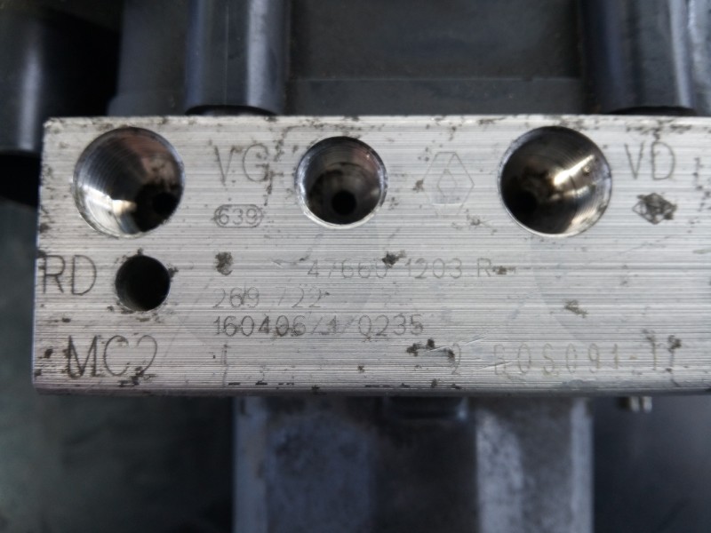 Recambio de abs para dacia sandero stepway ambiance referencia OEM IAM 476601203R 2265106516 P3-B8-28-3