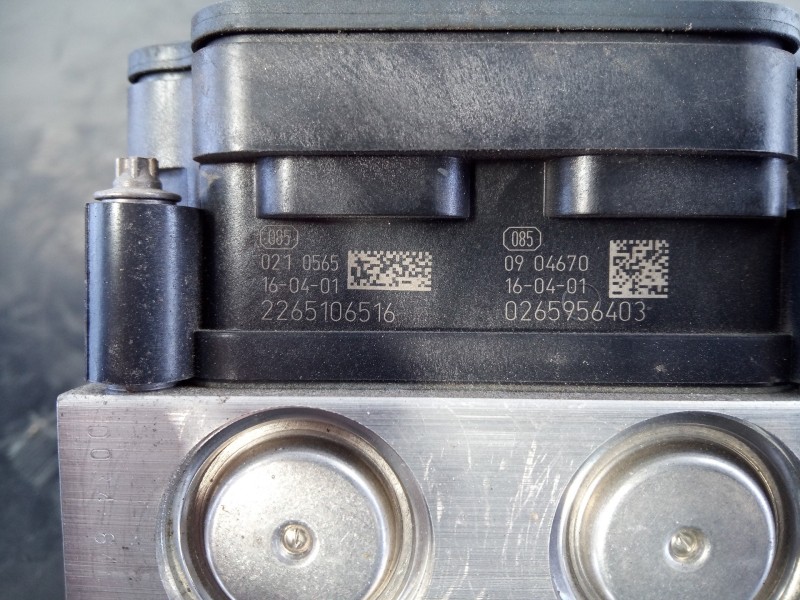 Recambio de abs para dacia sandero stepway ambiance referencia OEM IAM 476601203R 2265106516 P3-B8-28-3