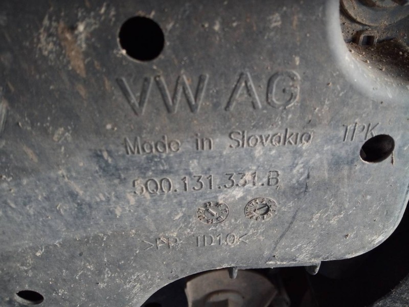 Recambio de adblue para skoda karoq (nu) ambition 4x4 referencia OEM IAM 5Q0131331B  