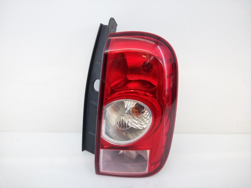 Recambio de piloto trasero derecho para dacia duster laureate 4x2 referencia OEM IAM 265500033R 26210202 E1-A1-27-2