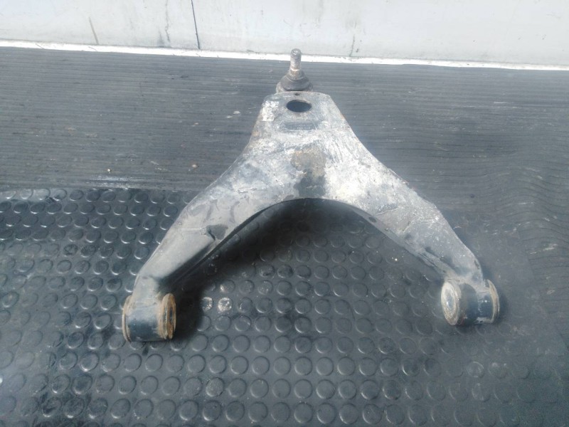 Recambio de brazo suspension superior delantero derecho para iveco daily caja abierta referencia OEM IAM 5501584015  P1-A4-44