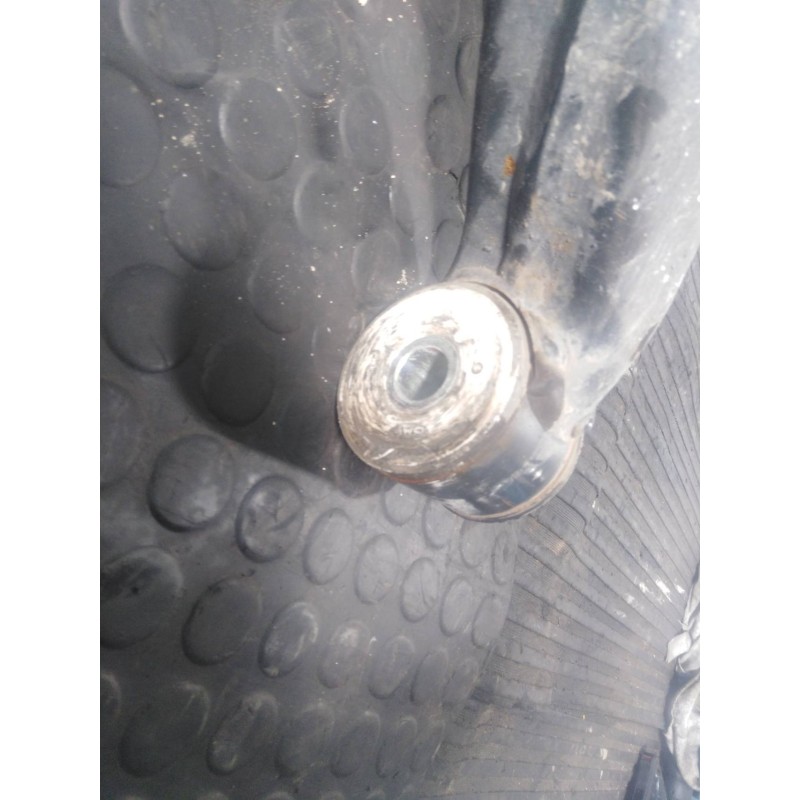 Recambio de brazo suspension superior delantero derecho para iveco daily caja abierta referencia OEM IAM 5501584015  P1-A4-44