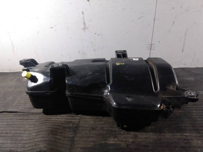 Recambio de adblue para land rover range rover evoque evoque se referencia OEM IAM K8D25J228AB  P1-B5-16