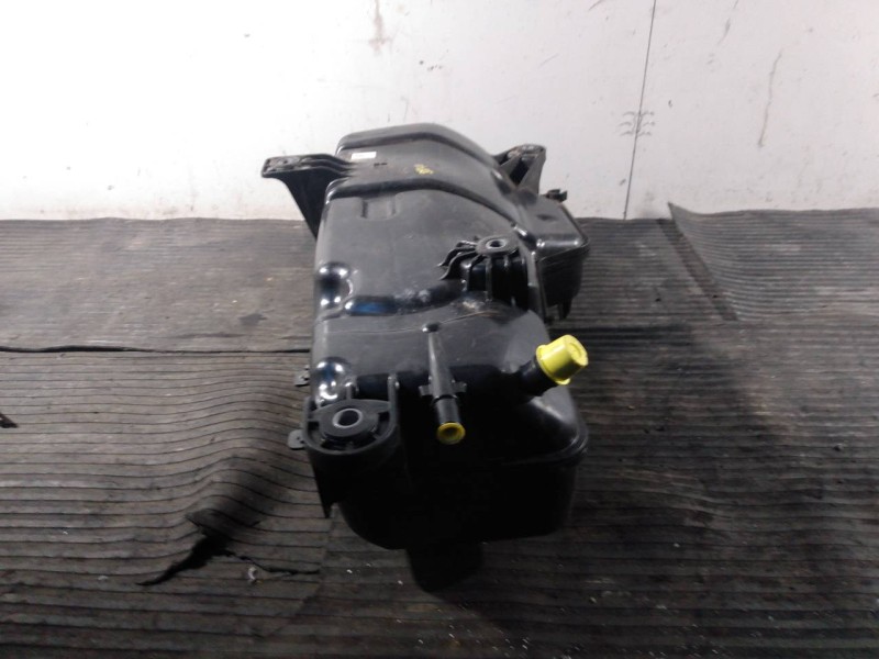 Recambio de adblue para land rover range rover evoque evoque se referencia OEM IAM K8D25J228AB  P1-B5-16