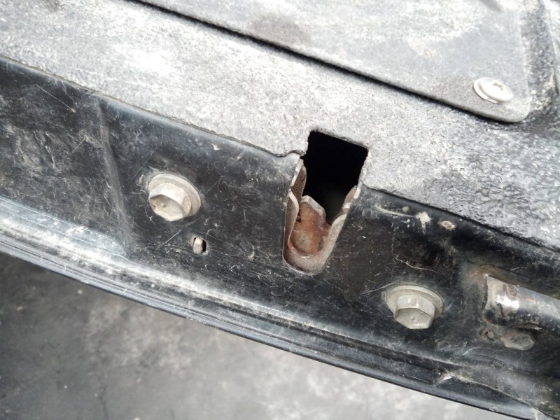 Recambio de cerradura maletero / porton para toyota hilux (kun) double cab 4x4 referencia OEM IAM   