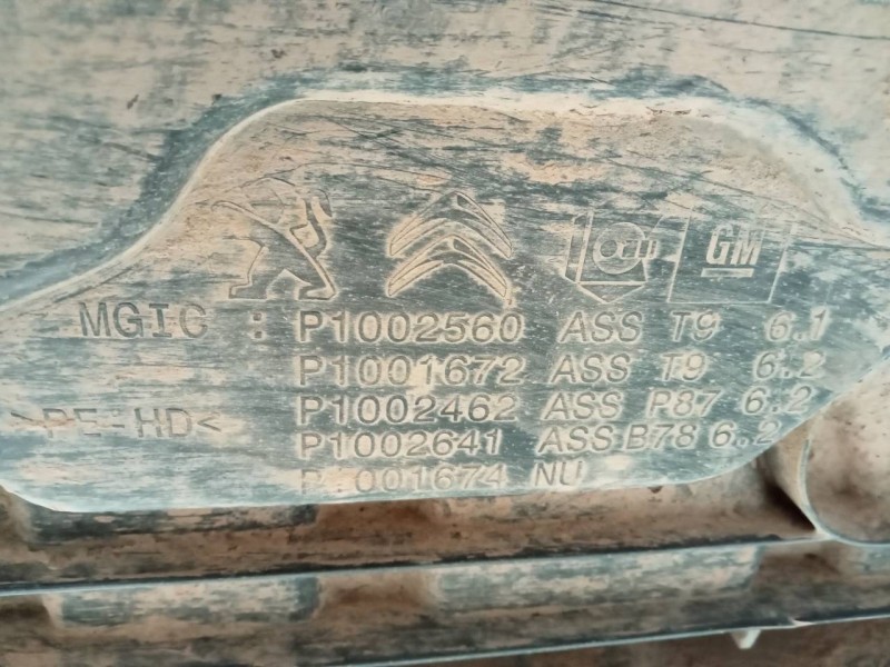 Recambio de adblue para peugeot 3008 suv referencia OEM IAM P1002560  