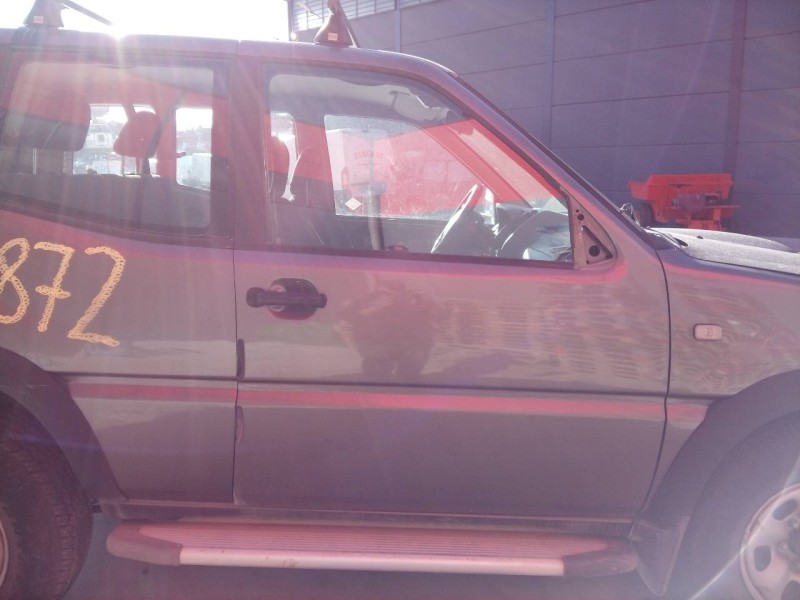 Recambio de puerta delantera derecha para nissan terrano/terrano.ii (r20) aventura referencia OEM IAM   
