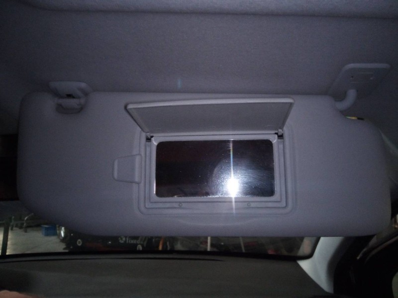 Recambio de parasol derecho para peugeot 208 access referencia OEM IAM   